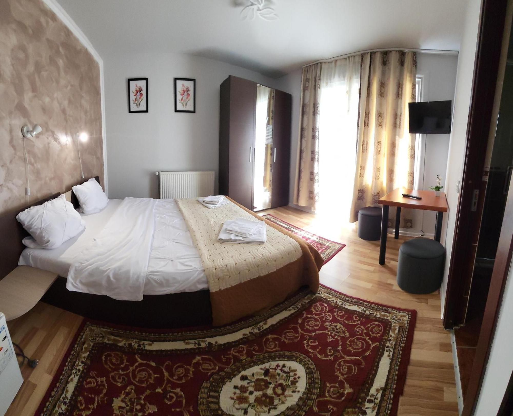 Sîmbăta de Sus 山丘之王旅馆酒店 外观 照片