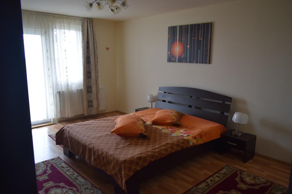 Sîmbăta de Sus 山丘之王旅馆酒店 外观 照片