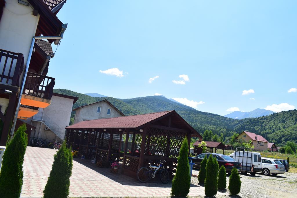 Sîmbăta de Sus 山丘之王旅馆酒店 外观 照片