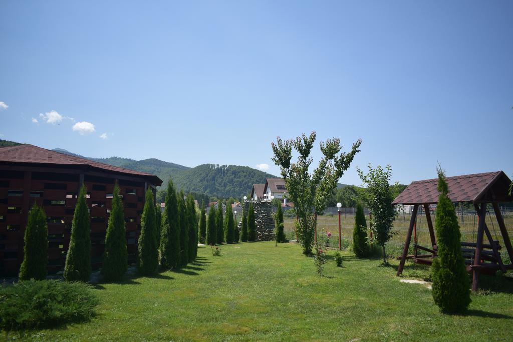 Sîmbăta de Sus 山丘之王旅馆酒店 外观 照片