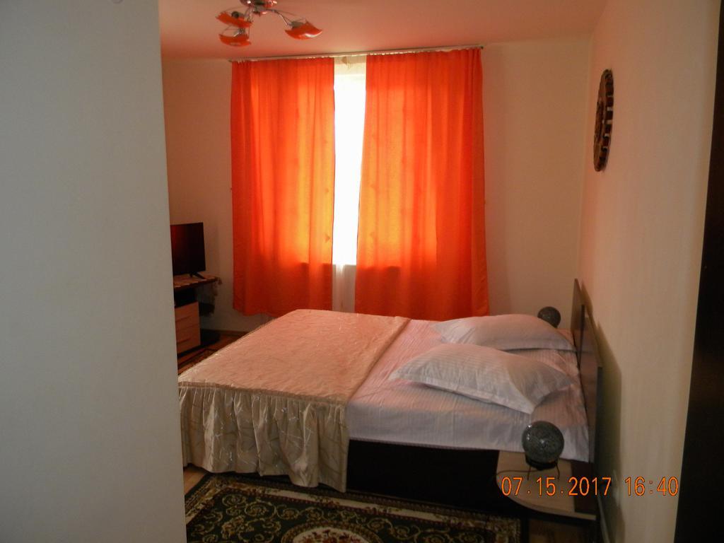 Sîmbăta de Sus 山丘之王旅馆酒店 外观 照片