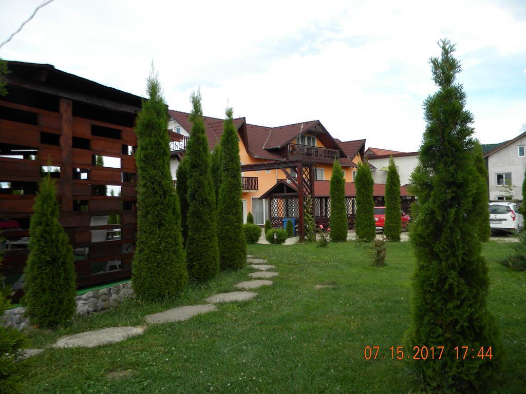 Sîmbăta de Sus 山丘之王旅馆酒店 外观 照片
