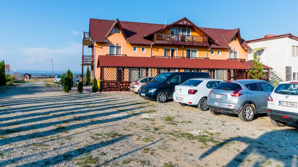 Sîmbăta de Sus 山丘之王旅馆酒店 外观 照片